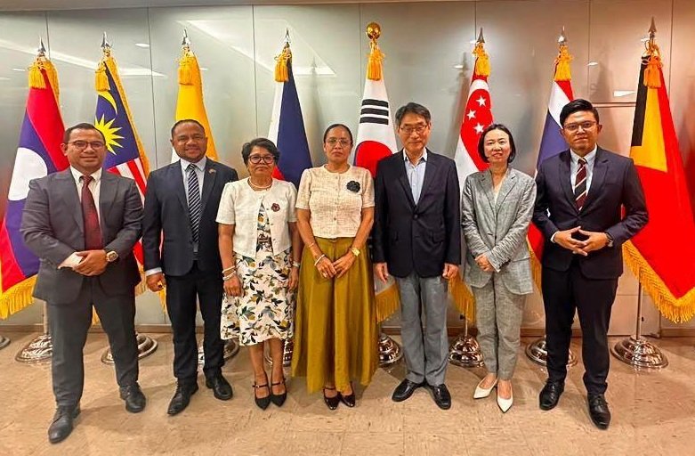 Timor-Leste Vice Minister for ASEAN Affairs Milena Rangel met AKC Secretary General Kim Jae-shin in Seoul to strengthen ASEAN–Korea cooperation and support Timor-Leste's ASEAN integration.