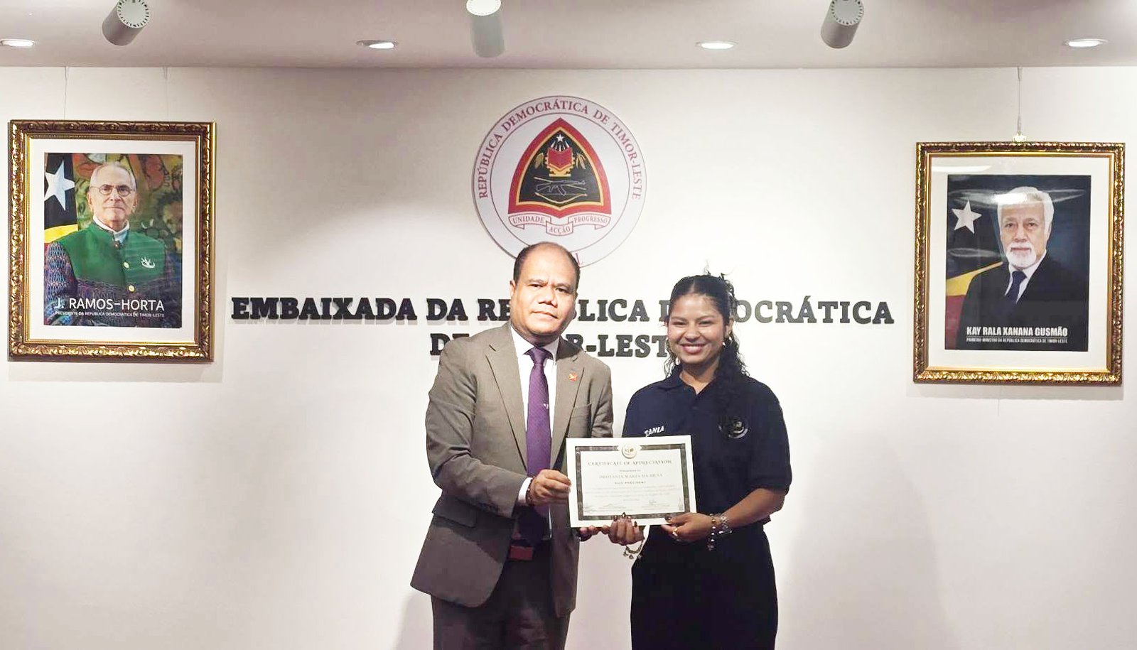 Embaixador fó sertifikadu apresiasaun ba prezidente foun