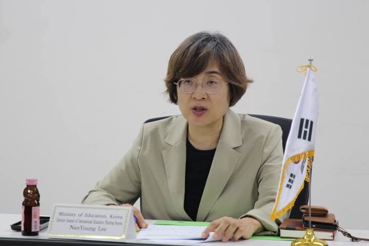 Director-General NanYoung Lee addressing the bilateral meeting