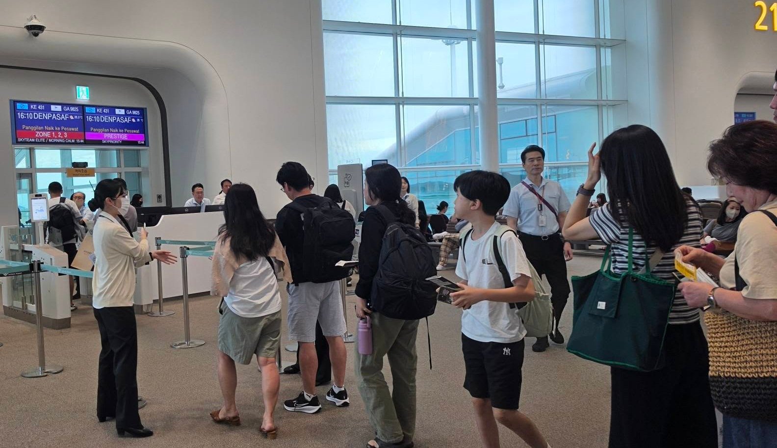Boarding gate verification and passenger processing at Incheon Airport