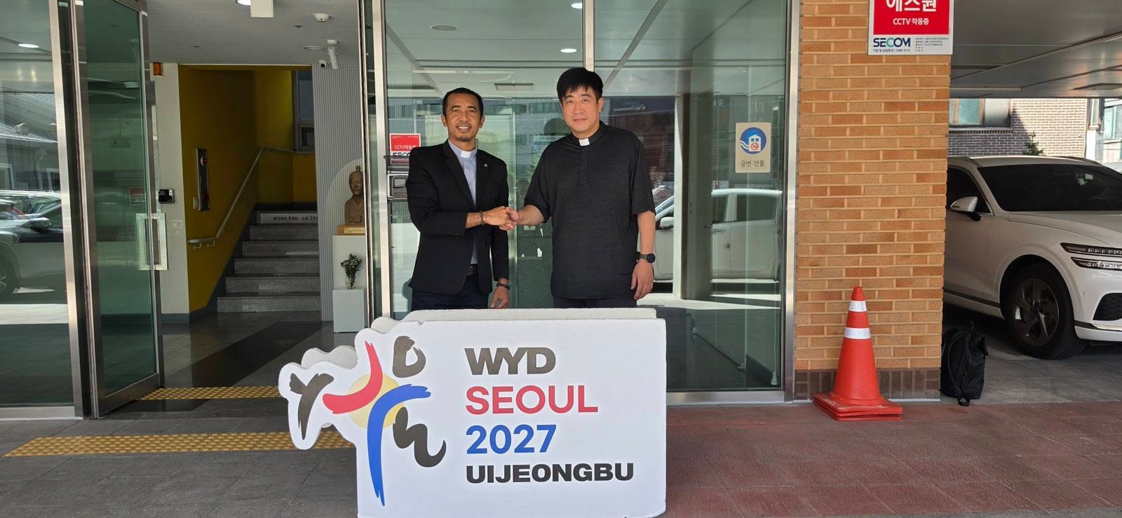 Jabat Tangan WYD Uijeongbu