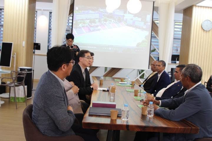Reunião bilateral com a direção da escola / Bilateral roundtable meeting / 기관 간 공식 간담회