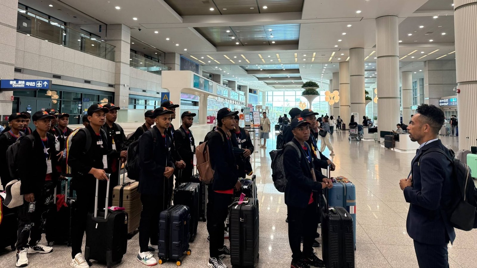 Ekipa Embaixada Timor-Leste simu traballadór sira iha Aeroportu Incheon